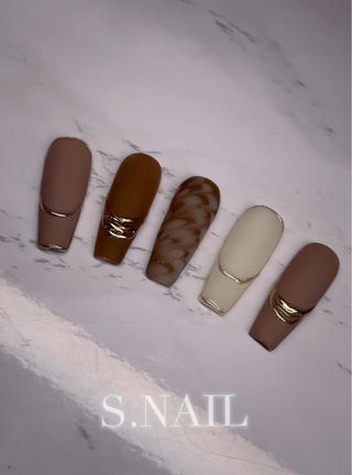 バレンタインネイル
マットに仕上げて大人っぽく
当店サンプルになります！ 