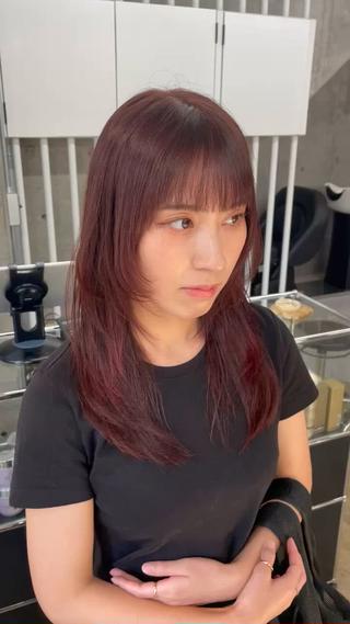 ブリーチなしのチェリーブラウン
元がオレンジ〜黄色っぽく見える茶髪くらいに明るければはっきりと赤みを出せます
 自分はどうだろう？と思う方もご相談ください！ 