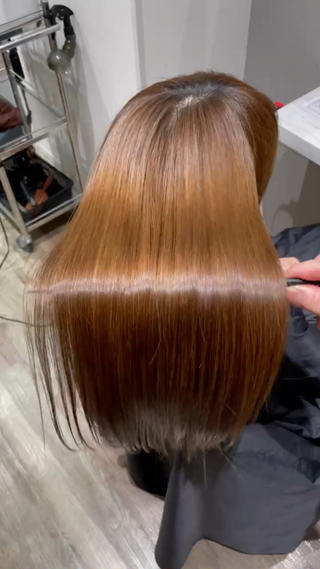 5ヶ月前に髪ドラの髪質改善縮毛矯正しています
トリートメントで艶感を復活！ 