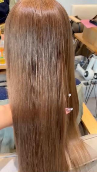 #大阪美容室 #難波美容室 #難波サロン #デザインカラー#ミルクティーベージュ #大阪ミルクティーベージュ  #ミルクティーベージュ大阪 #ミルクティーカラー #大阪ミルクティーカラー #ミルクティーカラー大阪 #ミルクティー #大阪ミルクティー  #ミルクティー大阪 #ダブルカラー#ケアブリーチ #ハイトーン #大阪ハイトーン #ハイトーン大阪 #ハイトーンカラー #大阪ハイトーンカラー #ハイトーンカラー大阪 #ハイトーンベージュ #艶ハイトーン  #艶髪ハイトーン  #艶髪  #艶カラー #秋カラー#韓国ヘア#髪質改善#髪質改善カラー#髪質改善トリートメント#つるりんちょ#美髪 