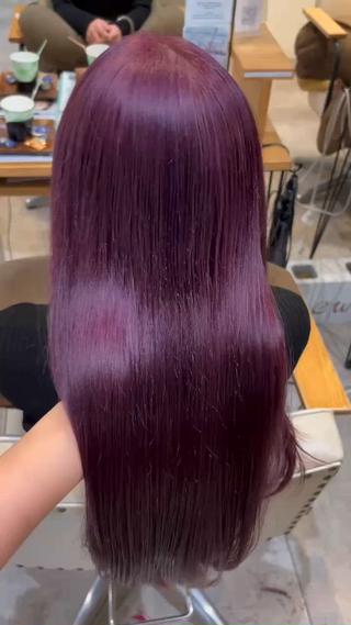 ロング カラー 肌に馴染むハイトーン /ミルクティーカラーのヘアスタイル