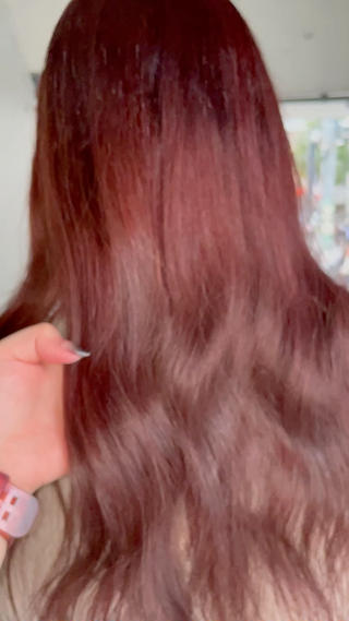 チェリーレッド

ベースが明るい方、ワンカラーでここまで赤ピンクみを出すことできます 