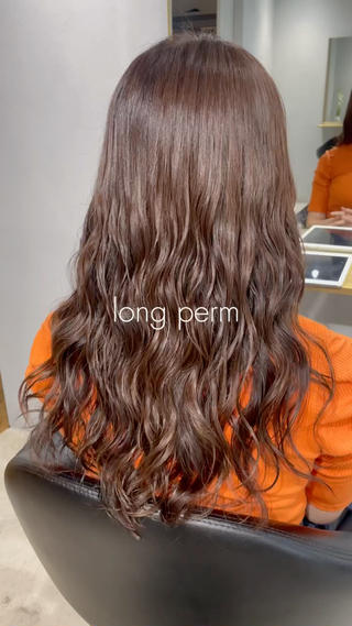 ロングパーマ♩

パーマとカラー同時施術可能です◎

コテで巻いても取れやすい方、朝のスタイリングを楽にしたい方にデジタルパーマおすすめです

『他店ではパーマを断られた』方もぜひ一度ご相談ください️

ブリーチ毛、縮毛矯正、髪質改善などの履歴がある方は一度メッセージにてご相談ください 
