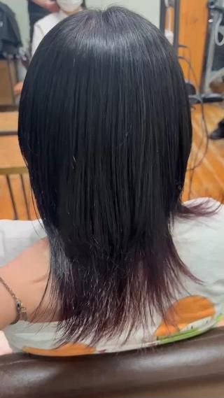 今回は髪質改善美革ストレートになります！！

特にお勧めしているメニューになります！

こちらは普通の酸性縮毛矯正とは違く、酸性ストレートの中でももっと優しく、ブリーチ毛やエイジング毛どんな髪質にもできる縮毛矯正になっております
仕上がりはピンシャキにならずナチュラルに！また髪を乾かしただけでこちらの仕上がりになります

長野市で取り扱っているのはドッツのみになります！！
是非一度髪質改善美革ストレートお試しください 