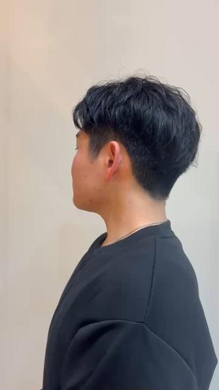 刈り上げマッシュになります！！
長さを少し整えてあげるだけでも毛先が揃うのでより綺麗なシルエットになります！！
また雰囲気も変わってきます＾＾

メンズマッシュのカットモデル様募集しております！
是非一度お任せ下さい♪ 