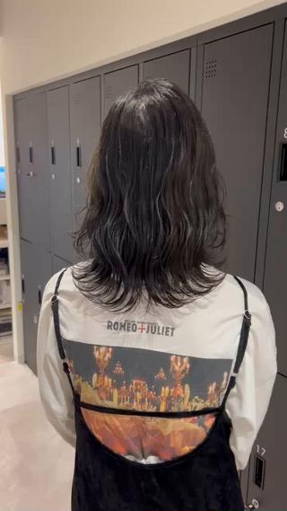 ミディアム カラー ヘアアレンジ 暗髪カラー🫐パーマ おくだりんかのヘアスタイル