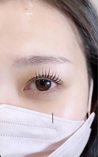 まつげ美容液を毎日塗ることで、エクステいらずのまつげになれます 