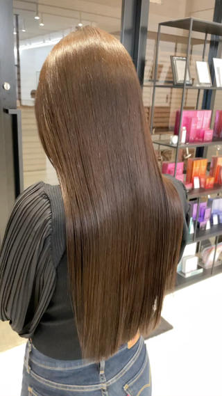 想像を超えたツヤサラを
こんにちは
トリートメント界の魔法使い、りゅうあいです
sandではオージュアのトリートメントをつかっており
4工程にわたるトリートメント剤を使い、
超音波アイロンで髪の内部まで浸透させ
驚きのツヤサラに仕上げます!
ブリーチ、カラー、パーマ、縮毛矯正などで
傷んだ髪を超絶綺麗にしませんか!?
僕独自の選定によりお客様にあったトリートメントを使わせていただきます!
そしてなんと通常価格¥6600円のところ
アシスタント価格2200円です!!!
驚きの仕上がりにできる自信ありますので
是非興味ある方はお越しください!