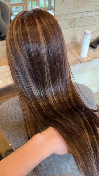 ブリーチ毛も無加工でこのツヤ️️ 

#ツヤ髪 #ツヤカラー #髪質改善カラー #髪質改善トリートメント #髪質改善 #水光カラー #水光感 #ハイライトカラー #コントラストハイライト 