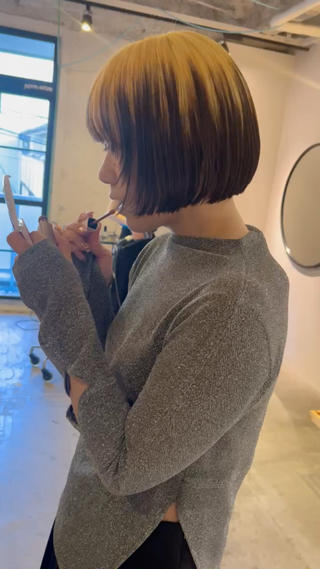 ルーツカラーでコントラストカラー
ボブヘアにカラーで変化を◎ 