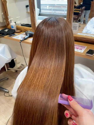 ロング コトミ【メンズ】 【曲がる縮毛矯正】のヘアスタイル