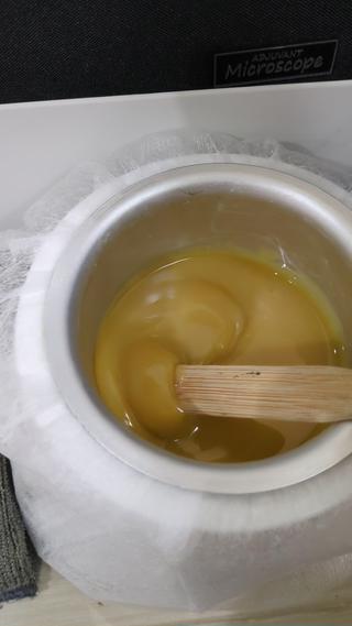 松ヤニパックです!
とろ~り温かくて、
松ヤニのどこか懐かしような香りに
癒やされます