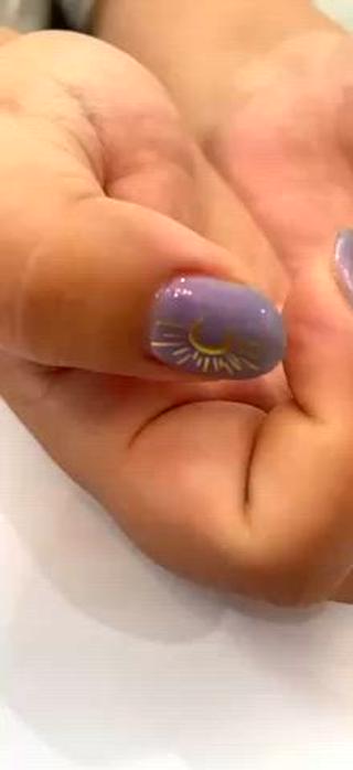 ラベンダー×ブルーの幻想的グラデーションに
月と星をそっと添えた夜空ネイル

派手すぎないのに ちゃんと可愛い
大人女性にもおすすめ透明感デザインです

「ネイル初めてで不安…」
「シンプルだけど人と被らないのがいい」
そんな方にも選ばれています

︎ 肌なじみ◎
︎ オフィスOK
︎ 写真映えもばっちり

新規様も大歓迎です
お気軽にご予約・ご相談ください

https://instabio.cc/4102401ZsAbVB
倉敷市大島984-3(倉敷警察署横)
倉敷駅から徒歩15分/車5分 