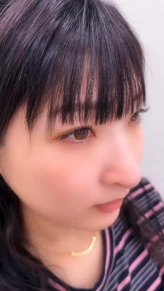 汗や日焼け止めなどでエクステが取れやすくなる季節

LED装着で持ちアップ
まだLED試したことない方、オススメです︎ 