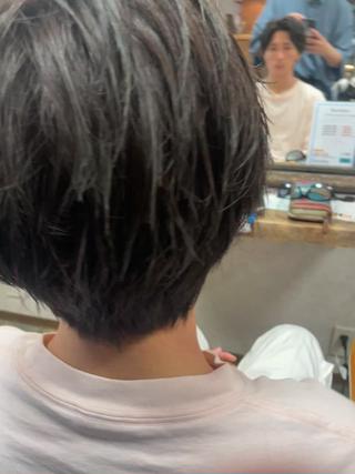 センターパートウルフ