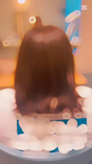 赤ワインのような深いレッドカラー

トリートメント×marbbでツヤッツヤ 