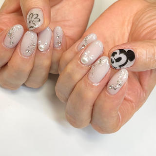 ミッキーネイル♡
ディズニーランド行くとなると
ネイルも気合い入りますね 