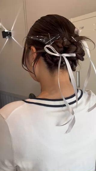 浴衣アレンジ‪‪︎‬

いつもふわふわ系なので今回はカチモリ‪‪︎‬
リボンで甘さを出してます！

#金沢市美容室 #金沢市 #ヘアアレンジ #カチモリヘア 