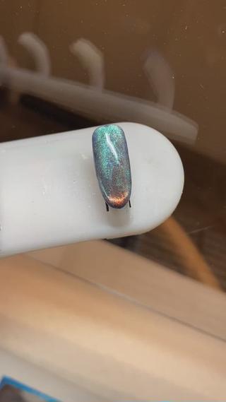 大人気のマグネットを使ったニュアンスアート！！
ワンカラーに飽きた方にオススメです♡ 