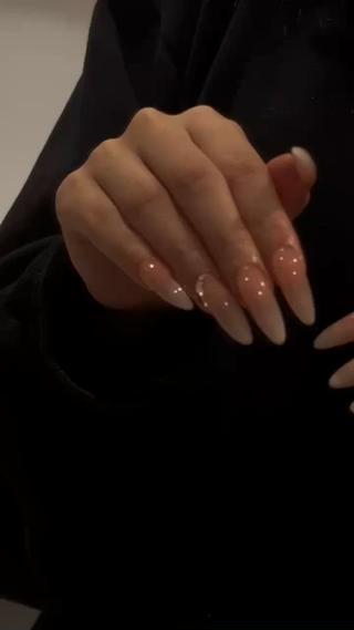 ネイル 韓国𝐧𝐚𝐢𝐥 🇰🇷🤍コガヤマのネイルデザイン