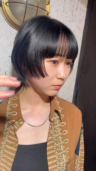 ショート カラー 🫧小顔顔周りカット レイヤー/縮毛/白倉のヘアスタイル
