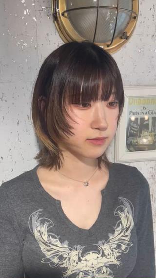 ショート カラー 🫧小顔顔周りカット レイヤー/縮毛/白倉のヘアスタイル