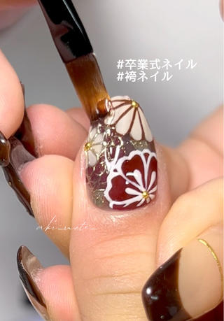 卒業シーズンですね
#卒業ネイル #袴ネイル #卒業式ネイル #和柄ネイル #成人式ネイル #振袖ネイル #ミラーネイル #花柄ネイル #手描きネイル #フラワーネイル #赤ネイル