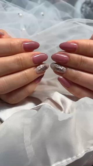 持ち込み画像okです♡パラジェルで爪を健康に導きます
自爪は一切削りません健康な爪なので、割れたり亀裂なども入りにくいです厚みや形にも配慮し、計算された美フォルムで美しく指先に仕上げます 