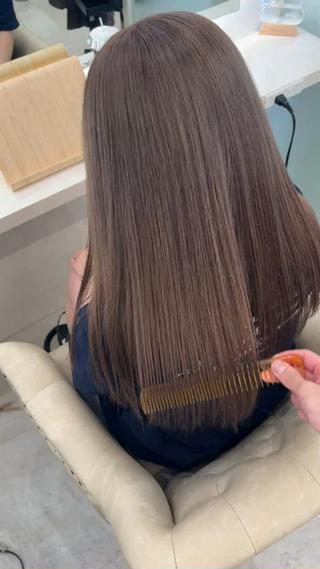 アイロンなし
インメトリィラインは７ STEPのサロントリートメントになります！！
1で補修成分であるタンパク質を補給

2.3で髪の柔軟化によってゆがみ毛を整えます

4で保湿成分である脂質を補給
5で髪の表面を均一に整える
6.7でキューティクルを補修 