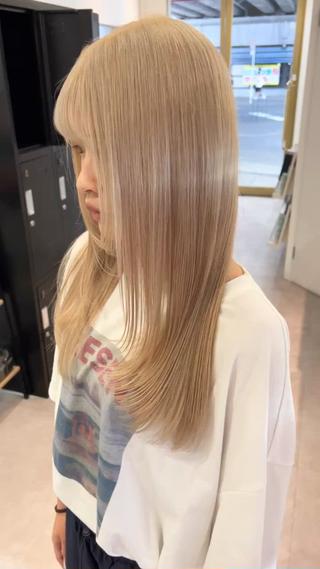 セミロング 顔まわり／髪質改 善／白髪ぼかし／中山のヘアスタイル