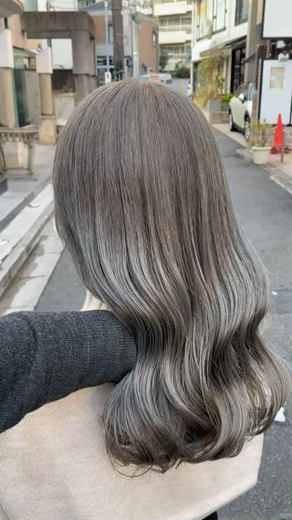 セミロング カラー 韓国系レイヤー特化 hiroのヘアスタイル
