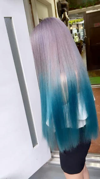 イロアソビ
毛先ブルーグラデーション 