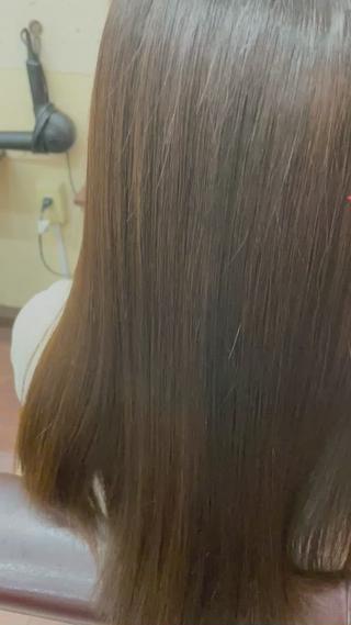 オリーブベージュで透明感を+し、さらさらつやつやに