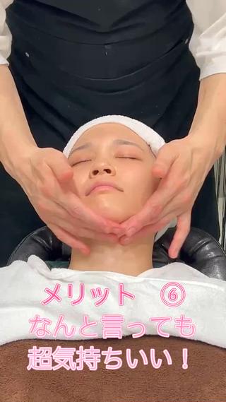 レディースシェービングのメリット6選　③
(動画の前半部分は①、②をご覧下さい)

シェービングは只のムダ毛処理ではなく、普段では落としきれない酸化したメイク残りや角質も綺麗にオフ出来て、肌のターンオーバーも整えてくれる。
究極のメイクオフです！

思わず気持ち良くて寝ちゃいます！
クレンジングが含まれますので、メイクをしてご来店されても大丈夫です。
シェービング後はすっぴんでの終了になるので、ご自身でメイク道具をお持ちになるかマスクをご持参下さいませ。

レディースシェービング ¥4950
(クレンジング+シェービング+眉カット+高純度ヒアルロン酸美容師+選べる人気の保湿パック) 