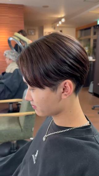 どこから見ても綺麗でかっこいいヘアスタイル。


バーム仕上げです️ 