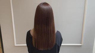 このクーポンに+¥2200でプレミアム酸熱に変えて
内側から表面まで艶々の髪を作っていきます 