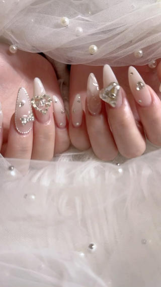 ネイル 廣瀬 春奈のネイルデザイン