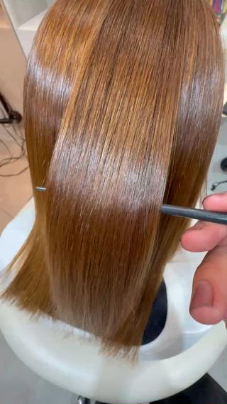 ツヤツヤ仕上げの縮毛矯正お任せください
梅雨に入る前のこのタイミングでかけてあげるのがおすすめです
お手入れの仕方まで丁寧に説明しております️ 