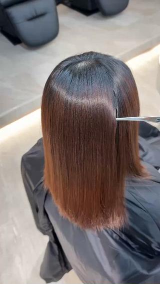 ミディアム 芝 﨑のヘアスタイル