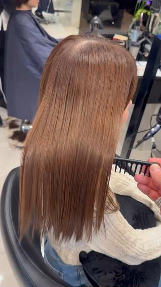 春らしい明るめベージュ