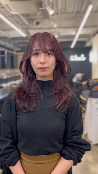 セミロング カラー 🌟小顔レイヤー× 赤み消し透明感カラーのヘアスタイル