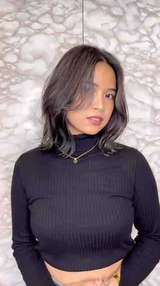 ミディアム カラー 🌟小顔レイヤー× 赤み消し透明感カラーのヘアスタイル