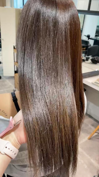 高濃度水素トリートメントは
栄養素が髪の毛の外に抜けることなく
やればやるほど蓄積されていく
トリートメントです
髪の毛の為のエステコース
本気で髪の毛を変えたい方、綺麗にしたい方
騙されたと思ってお試しください
また少しワントーン程、明るくなってしまう為
カラーと一緒の施術がオススメです!!
+4500円で可能です♡
メッセージにお伝えください
本当に私も1ヶ月に1回試しており
心からオススメ出来るメニューです