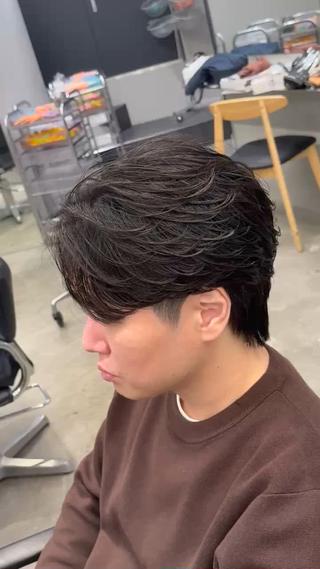 パーマ 松田 優斗のヘアスタイル