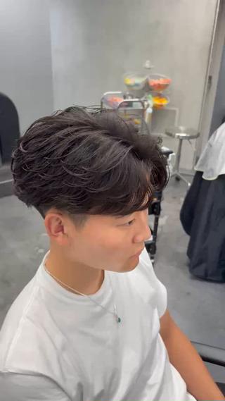 パーマ 松田 優斗のヘアスタイル