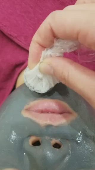 日差しがだんだんと強い季節になってきました
GW中のお肌の日焼け、疲れたお肌の活性にマグネットパック
美白、保湿、ニキビの鎮静、肌の活性化等即効性の高いお手入れです◎
特に日焼けした肌は、早めの美白ケアを！！ 