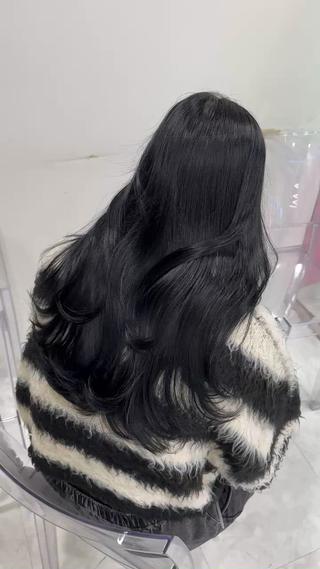 暗髪カラーと髪質改善で透明感up 