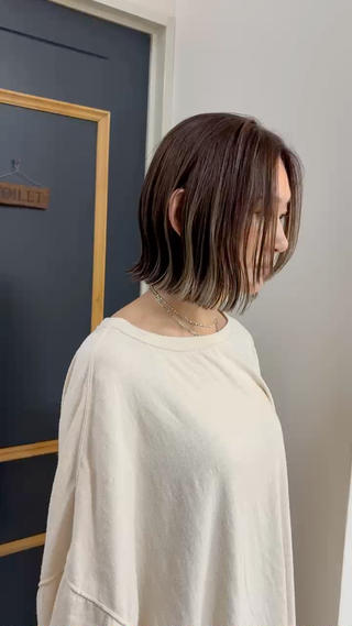 毛先にアンブレラカラーでブリーチカラーしてます。
ダメージが気になる方におすすめのデザインカラー
ハイライトボブ、アンブレラカラーボブ、切りっぱなしボブ