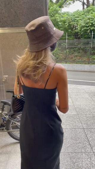 担当させて頂いてるお客様な雰囲気動画。
ハットをかぶられてますが、ヘアカラー自体はバレイヤージュです。 