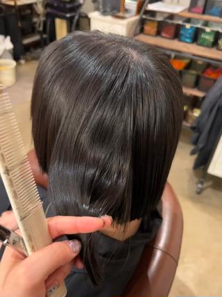 縮毛矯正&バッサリカットでイメチェン